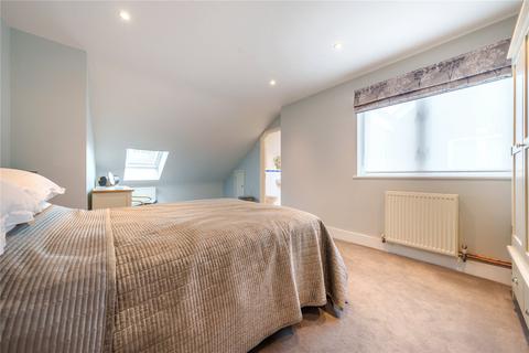 25 Catteshall Road, Godalming, GU7 3DJ