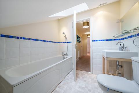 25 Catteshall Road, Godalming, GU7 3DJ