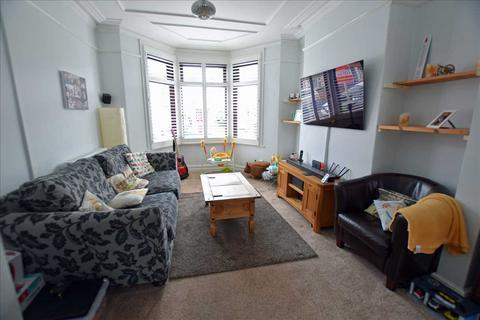 62 Australia Road, Cardiff, CF14 3DA