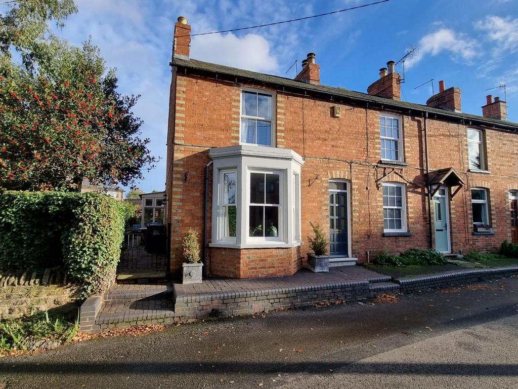 High Street, Milton Malsor, Northampton NN7 3AS 3 bed cottage for sale
