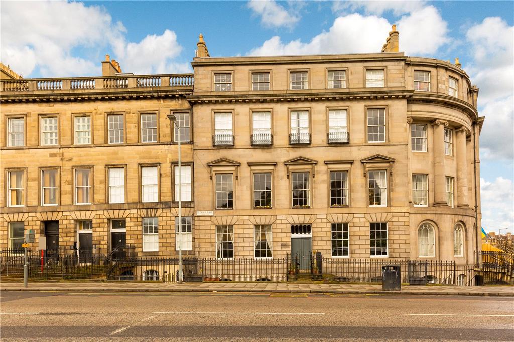 Leopold Place, New Town, Edinburgh, EH7 3 bed apartment £695,000