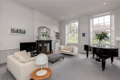 8 Leopold Place, Edinburgh, EH7 5JW