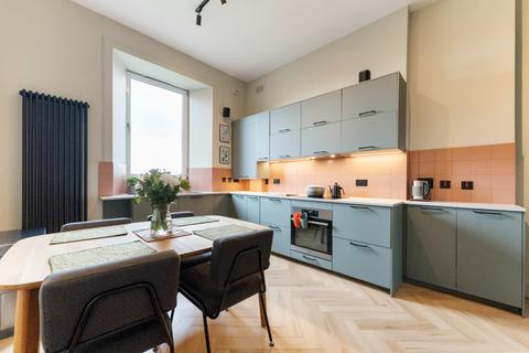 3/1, 115 Albert Road, Glasgow, G42 8UB