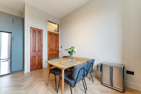 3/1, 115 Albert Road, Glasgow, G42 8UB