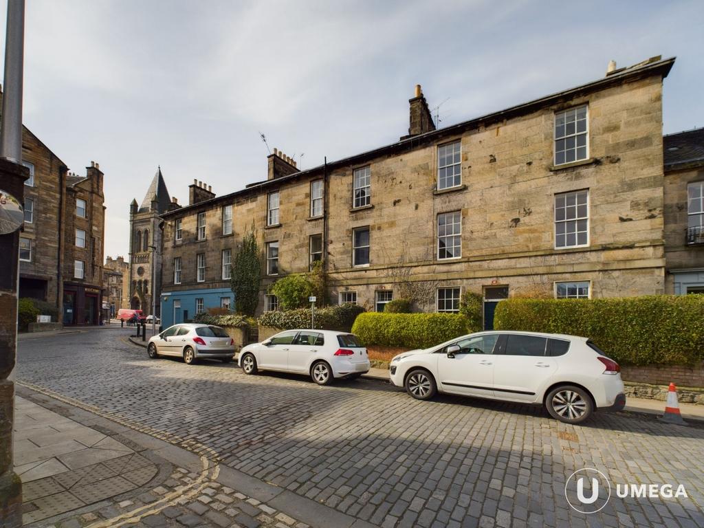 St. Bernard's Row, Stockbridge, Edinburgh, EH4 2 bed flat for sale £395,000