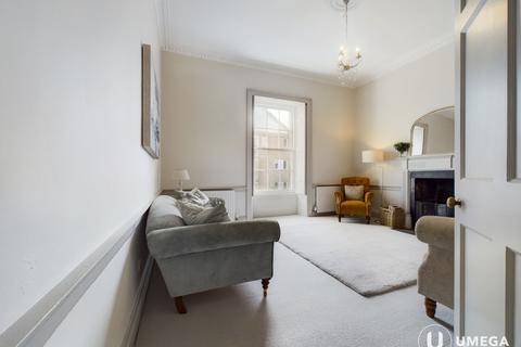 4 St. Bernards Row, Edinburgh, EH4 1HW
