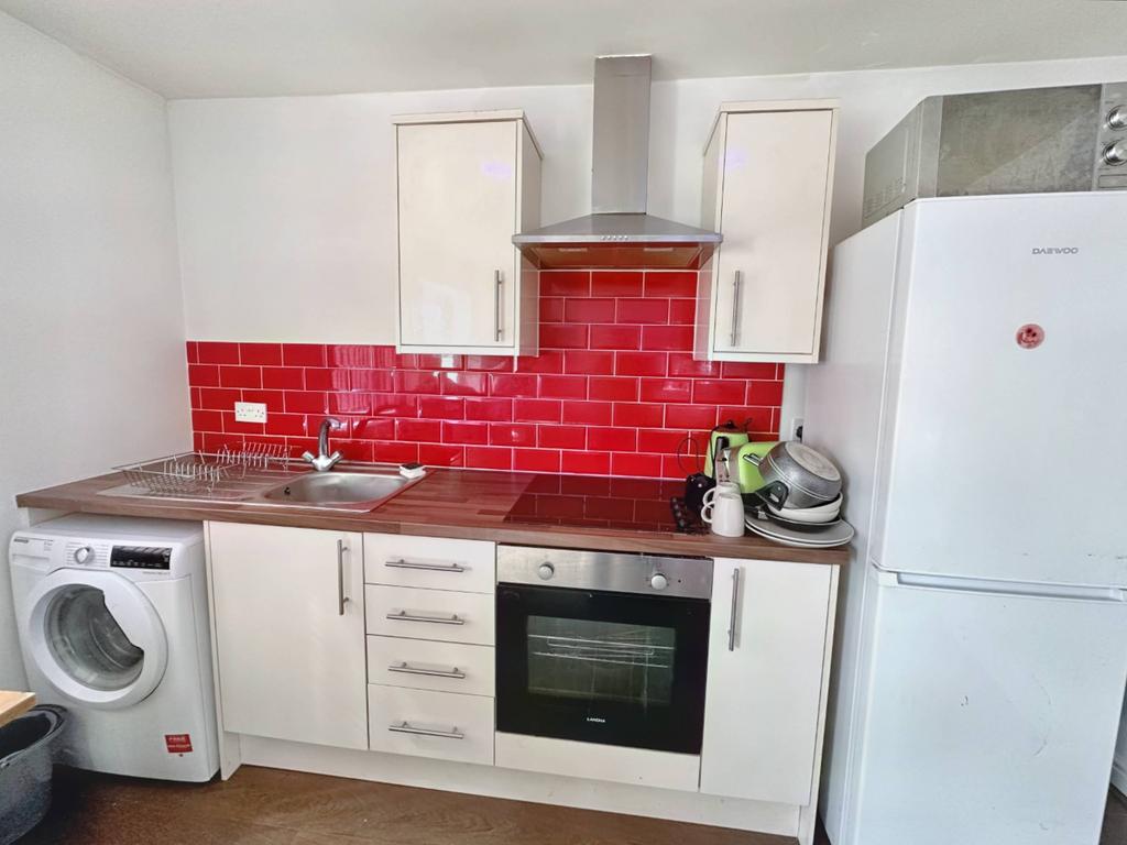 Gladstone Avenue, Loughborough LE11 Studio to rent £695 pcm (£160 pw)