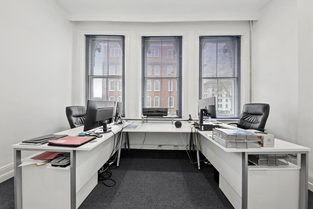 Front office  2 Price Taylor LLP Commercial &amp;...