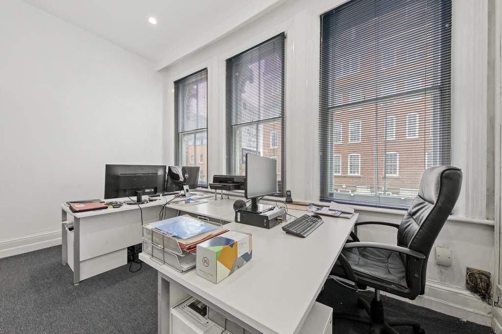 Front office 3 Price Taylor LLP Commercial &amp;...