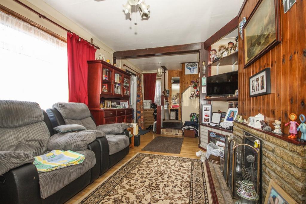 Manor Grove, Sittingbourne 4 bed semidetached house for sale £325,000