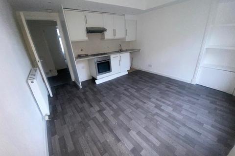 2 bedroom flat to rent, Morgan Street (SGL), Dundee, DD4
