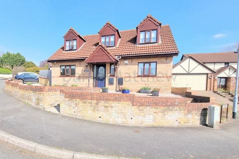 3 bedroom detached bungalow for sale - Whitethorn Drive, Brackla, Bridgend County. CF31 2PQ