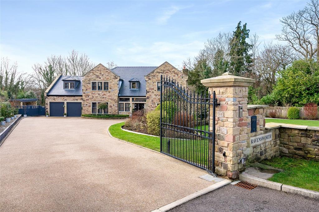 Close, Whalley, Clitheroe, Lancashire, BB7 5 bed detached
