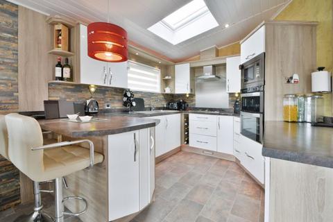 3 bedroom detached house for sale, Cotswold Hoburne, Cotswold Water Park, Gloucestershire