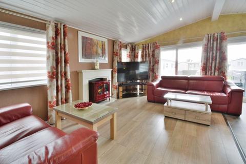 3 bedroom detached house for sale, Cotswold Hoburne, Cotswold Water Park, Gloucestershire
