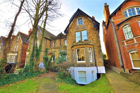 1 bedroom apartment to rent, Waterden Road, Guildford, Surrey, GU1