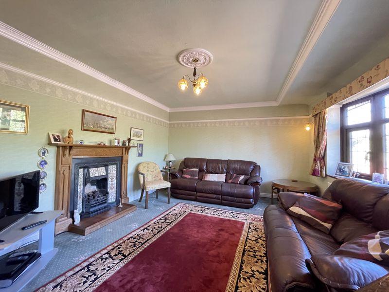 WOMBOURNE, Mount Pleasant Avenue 2 bed detached bungalow for sale £450,000
