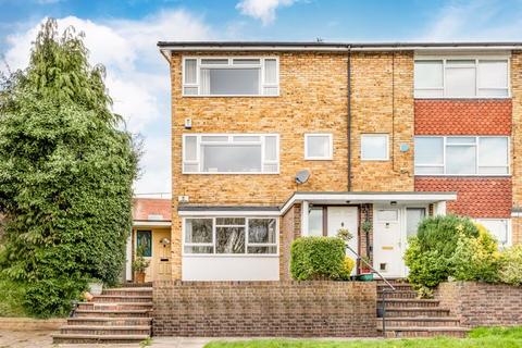 10 Thakeham Close, London, SE26 6HN