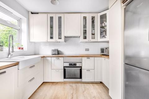 10 Thakeham Close, London, SE26 6HN