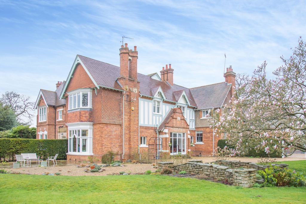 Rugby, Warwickshire, CV22 5QB 4 bed country house for sale £950,000