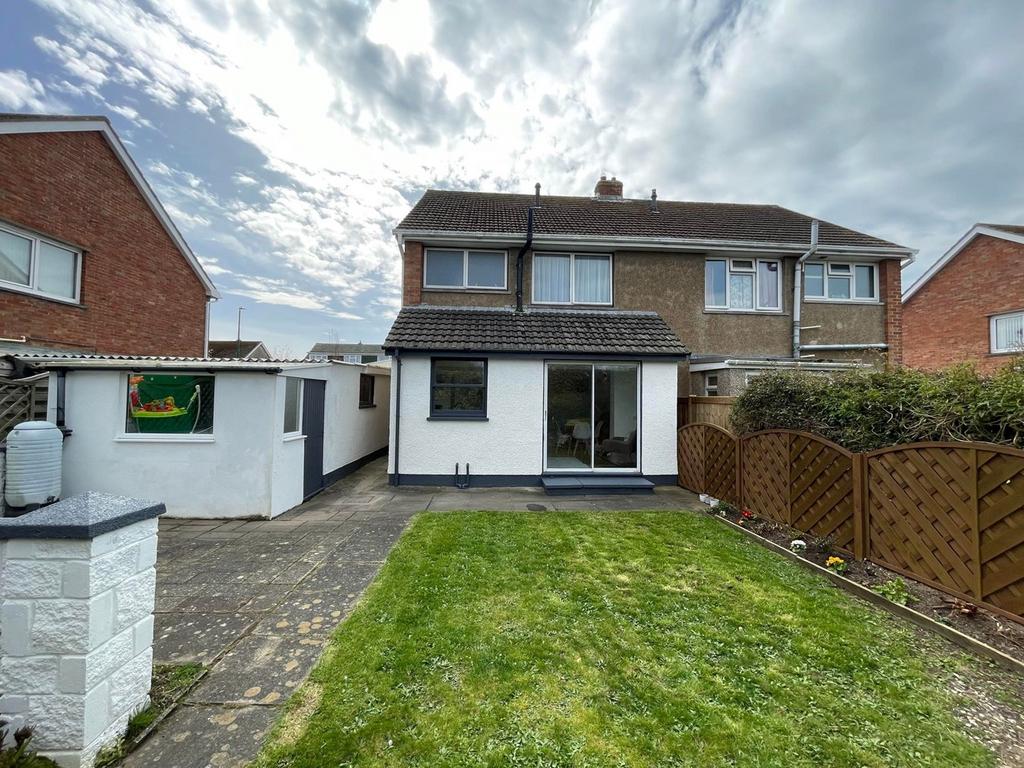 32 Erw Goch, Waunfawr, Aberystwyth, SY23 3 bed semidetached house for