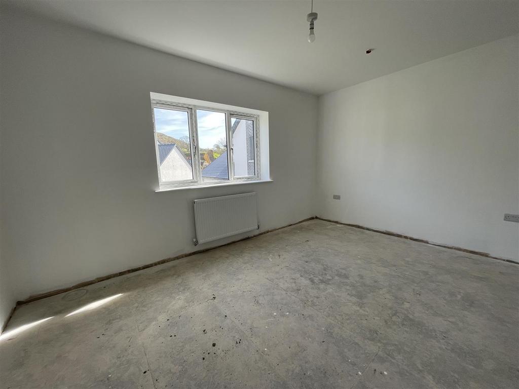 Bed 3.jpg
