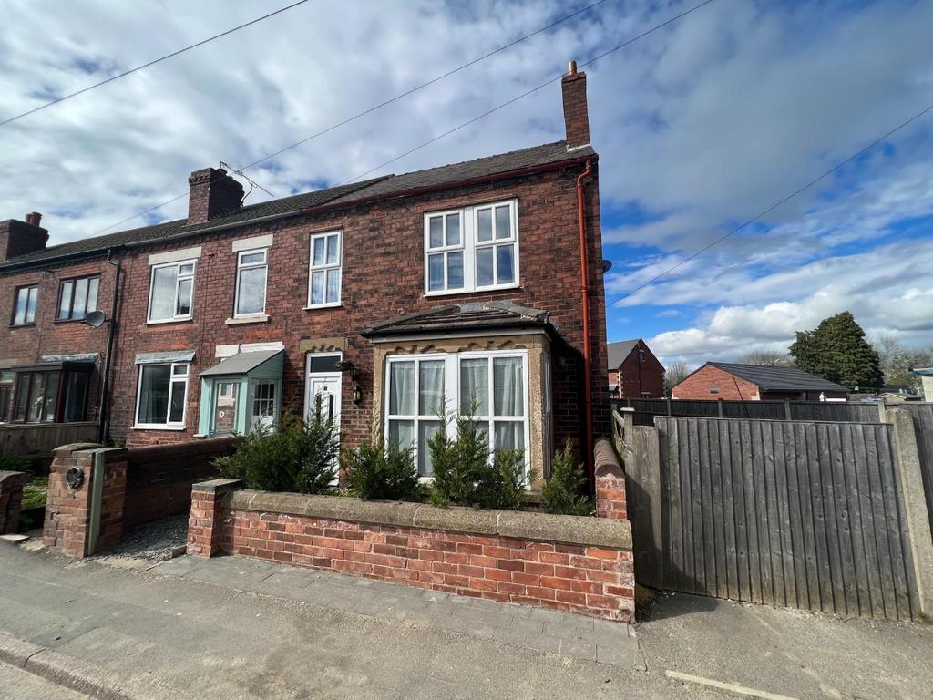 Welbeck Road, Bolsover, Chesterfield 3 bed end of terrace house £775