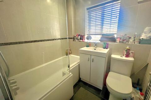 29 Deer Close, Grange Park, Northampton, NN4 5DN