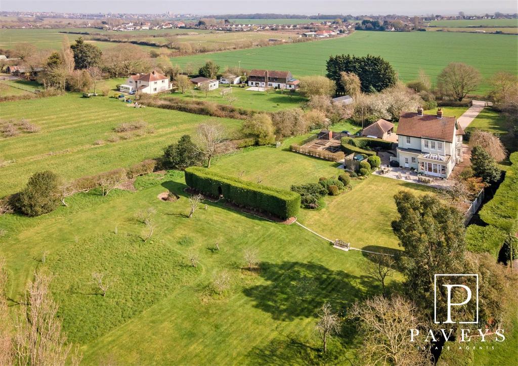 Pork Lane, Great Holland, FrintonOnSea 4 bed detached house for sale