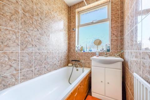 83 Vale Road, Worcester Park, KT4 7EB