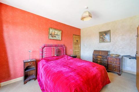83 Vale Road, Worcester Park, KT4 7EB
