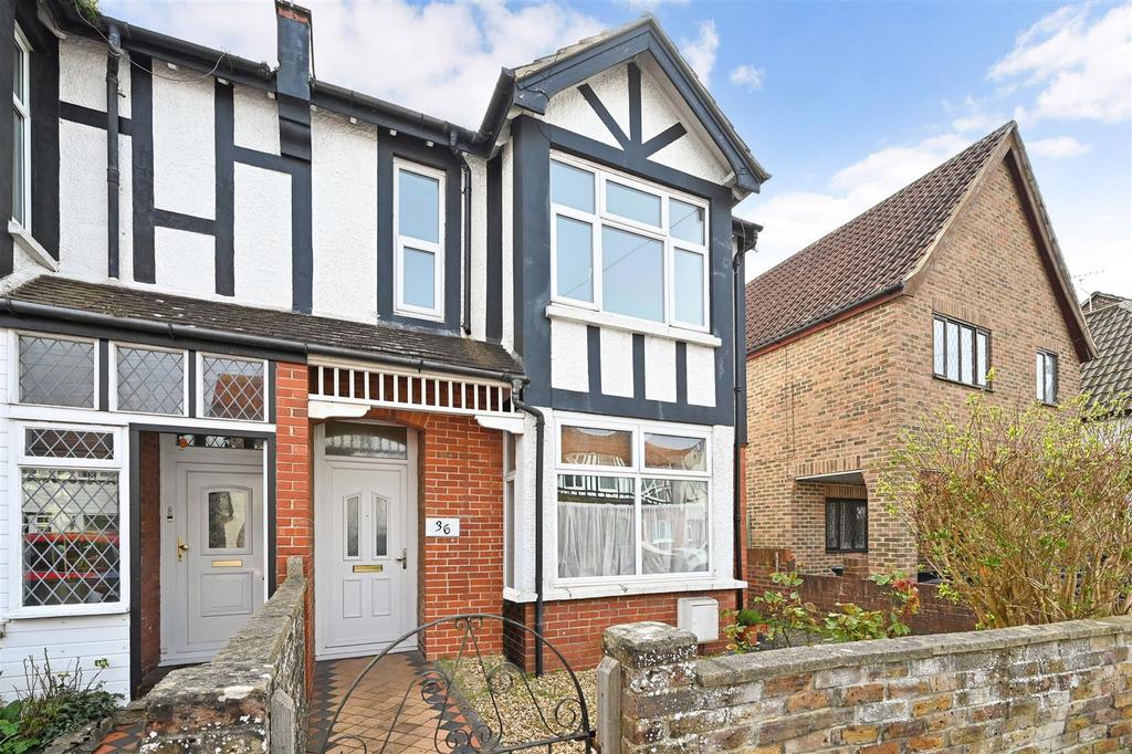 Gordon Avenue, Bognor Regis 2 bed apartment £975 pcm (£225 pw)