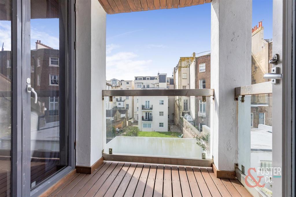 St. Road, Brighton 1 bed apartment £300,000