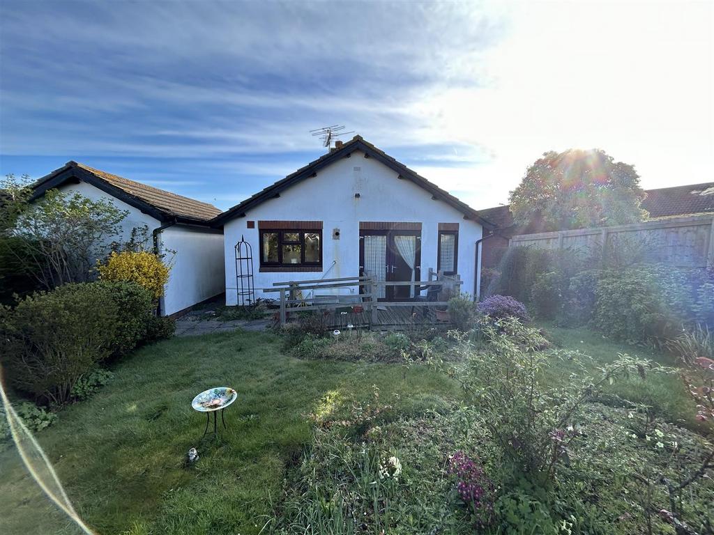 Burch Gardens, Dawlish 2 bed detached bungalow for sale £290,000