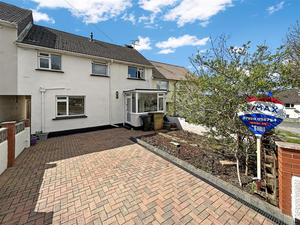 flete-avenue-newton-abbot-3-bed-house-240-000