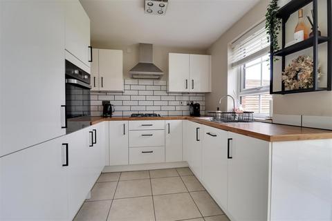 15 Petfield Drive, Anlaby, Hull, HU10 7ES