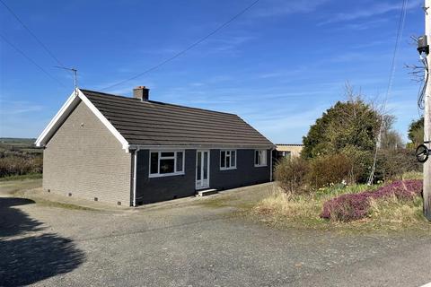 3 bedroom property with land for sale, Cwmsychpant, Llanybydder