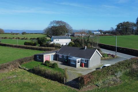 3 bedroom property with land for sale, Cwmsychpant, Llanybydder