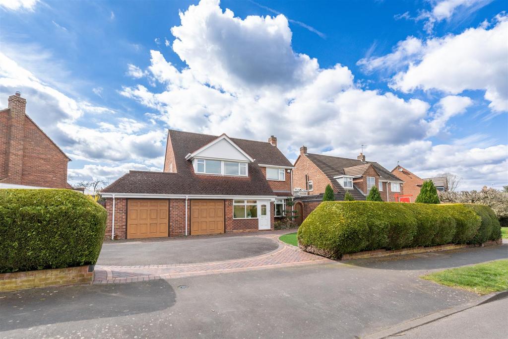 Arden Road, Dorridge SSTC PRIOR TO... 3 bed detached house £800,000