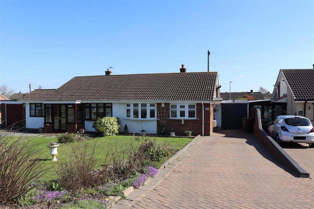 Lichfield Road, Pelsall 2 bed semidetached bungalow for sale £260,000