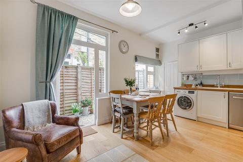 21 Ravensbury Road, London, SW18 4SA