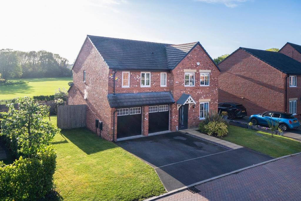 Sandstone Lane, Tarporley 5 bed detached house £715,000
