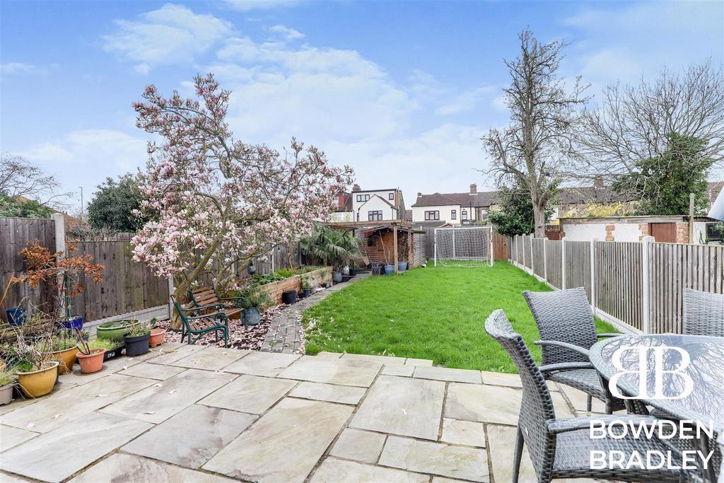 Keswick Gardens, Redbridge 3 bed terraced house £650,000