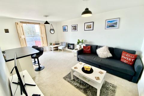 1 bedroom flat for sale, High Street, Tenby, Pembrokeshire, SA70