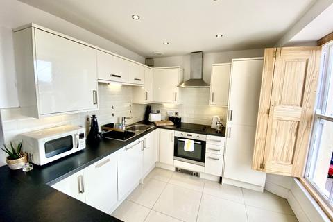 1 bedroom flat for sale, High Street, Tenby, Pembrokeshire, SA70