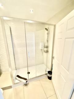 1 bedroom flat for sale, High Street, Tenby, Pembrokeshire, SA70