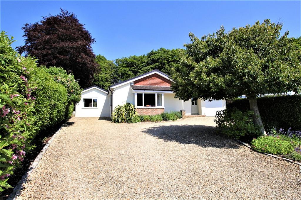 Beechlands Road, Medstead, Hampshire, GU34 3 bed bungalow for sale £