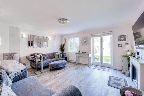 2 Caversham Avenue, Shoeburyness, Southend-on-sea, SS3 8TY