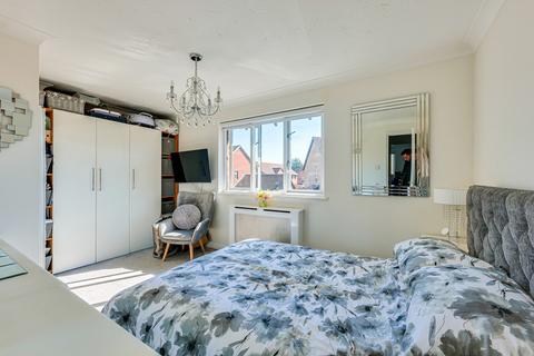 2 Caversham Avenue, Shoeburyness, Southend-on-sea, SS3 8TY