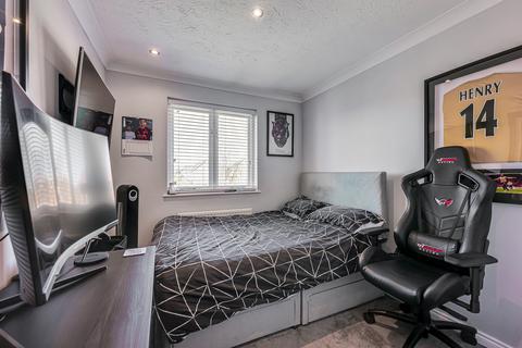 2 Caversham Avenue, Shoeburyness, Southend-on-sea, SS3 8TY